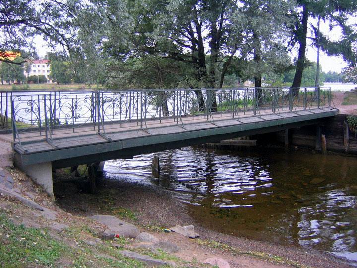 50.jpg - мост в Лапухинском саду ( на карте )